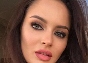 Chloe Morello is an Australian Makeup artist and beauty influencer who is best-known for uploading makeup tutorials, beauty tips, product reviews,  in her channel, Chloe Morello. At the moment, she has earned more than 2.5 million subscribers with over 254 million views as of June 2018.