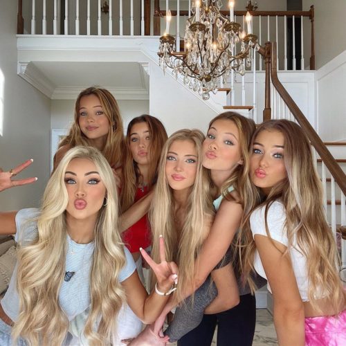 Katerina Rozmajzl with her sisters