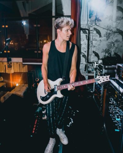 Drew Dirksen performing