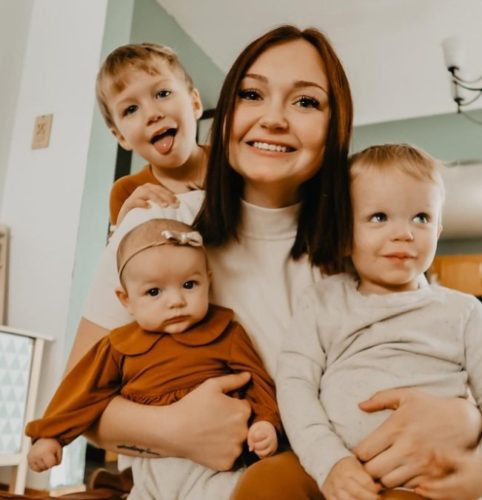 Skye with her children
