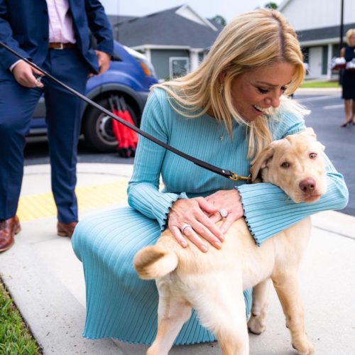 Pam Bondi cute