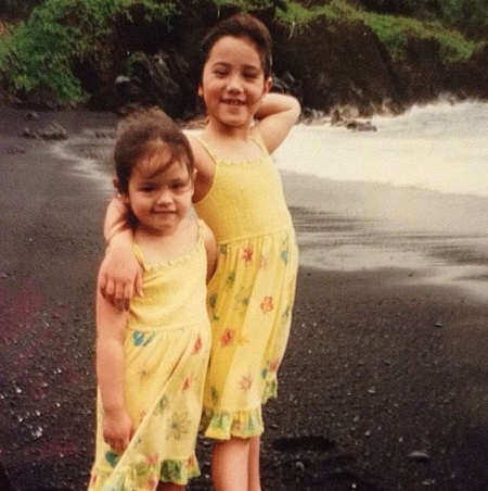 Chase Sui Wonders childhood picture with her elder sister