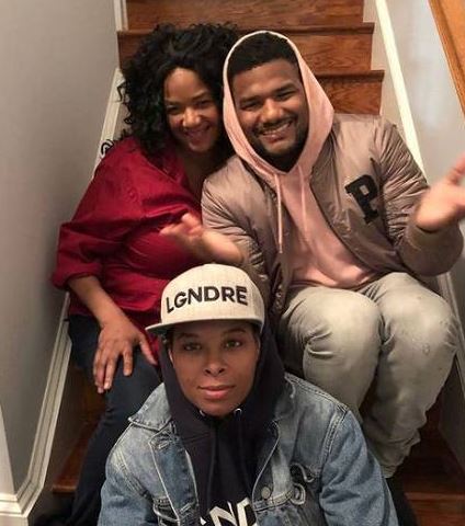 Chaunte Wayans with her mother and brother