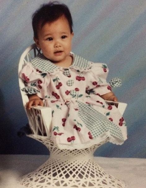 Childhood photo of Hitomi Mochizuki