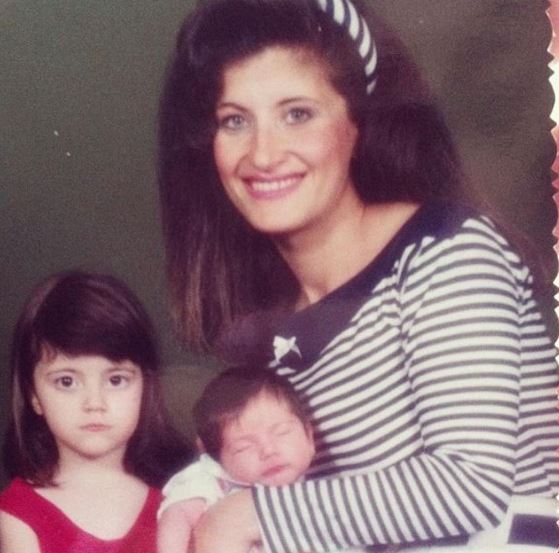 Childhood photo of Nivine Jay with her mother and sister Nour Petite
