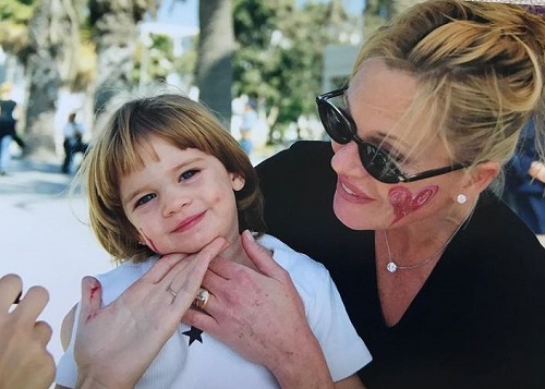 Childhood picture of Stella Banderas with her mother Melanie Griffith