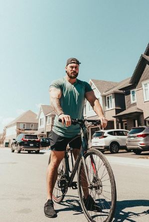 Chris Bumstead does cycling