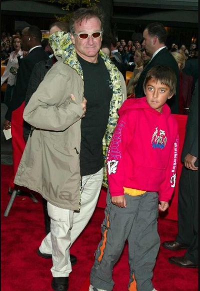 Cody Williams childhood picture with hisfather Robin Williams