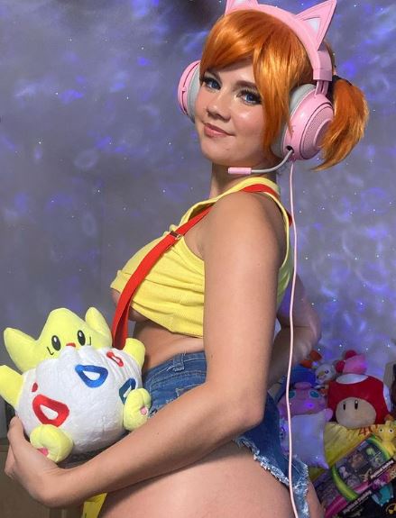 Dare Taylor loves Pokemon Cosplays