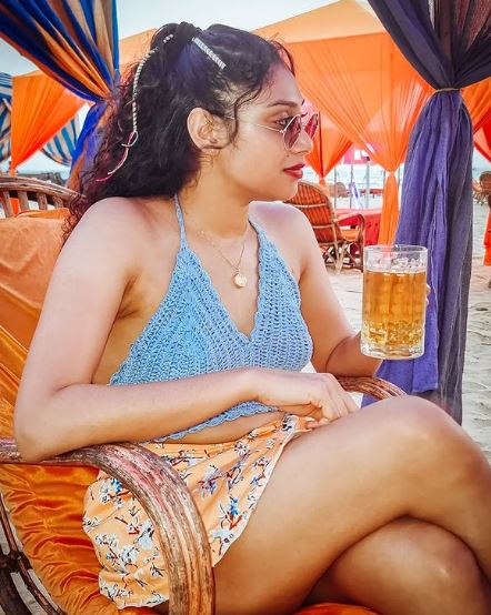 Janaki Sudheer consumes alcohol