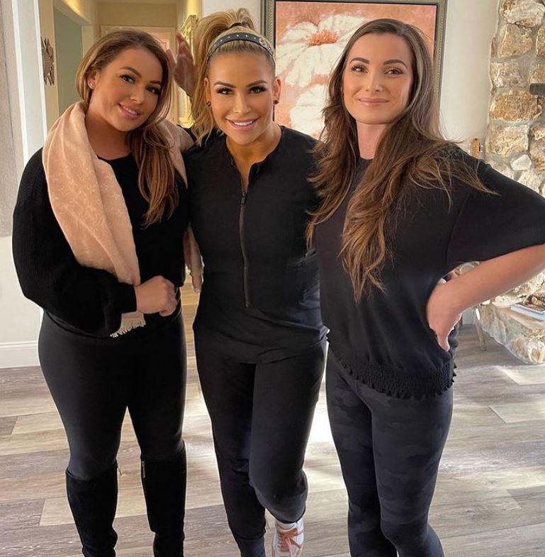 Jenni Neidhart with her sisters