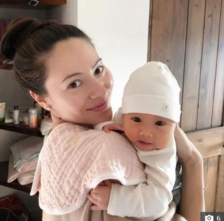 Jessica Michibata with her daughter