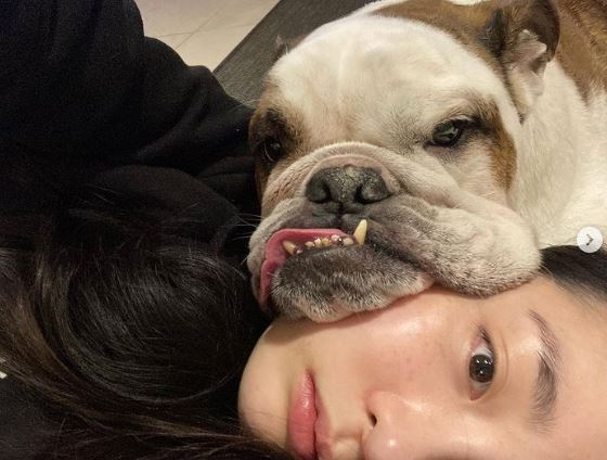 Minha Kim has a pet dog