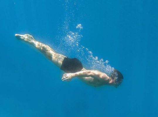 Nico Greetham loves Swimming
