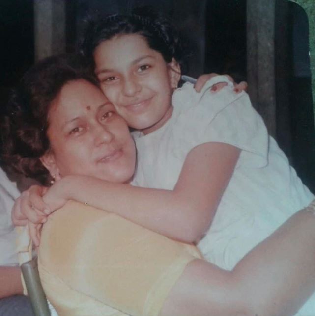 Old image of Supriya Shrinate with her mother