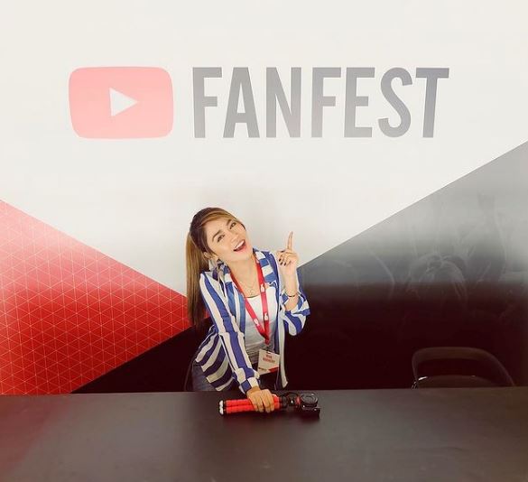 Riva Quenery at Youtube FanFest