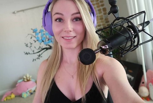 STPeach plays games such as League of Legends and Counter-Strike Global Offensive